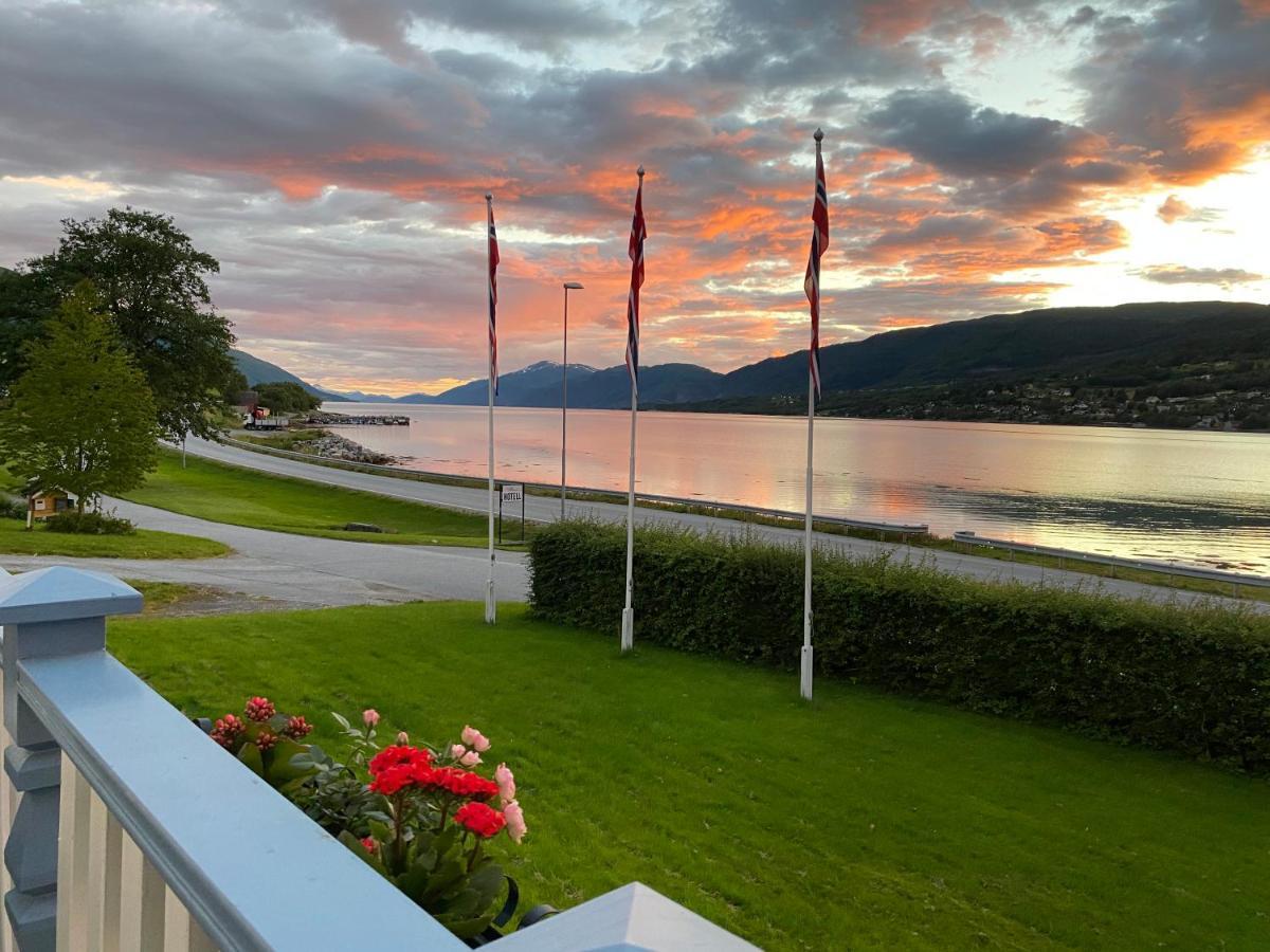 Eidsvag Fjordhotell Exterior photo